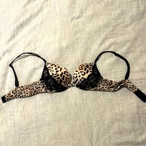 VICTORIA SECRET BRA